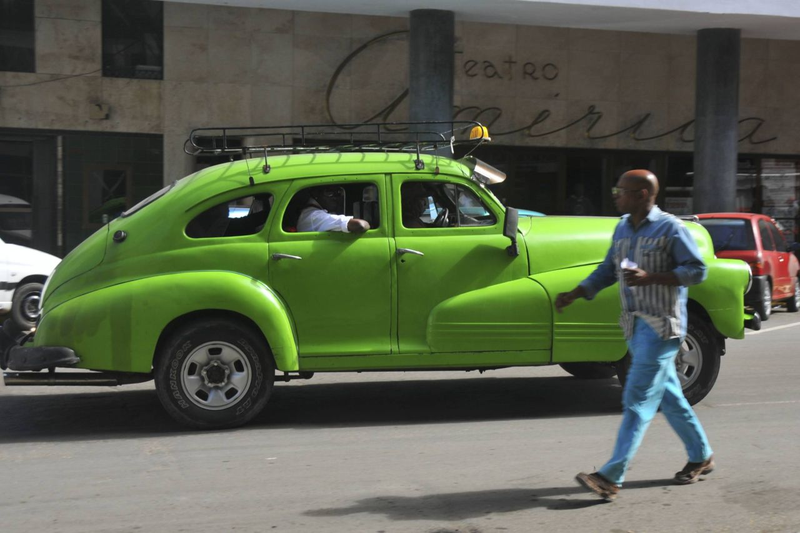 Illustration for article titled Even More Old Cars Down On The Cuban Street